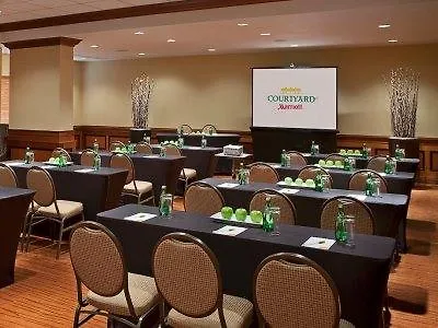 Hotel Courtyard By Marriott Toronto Airport